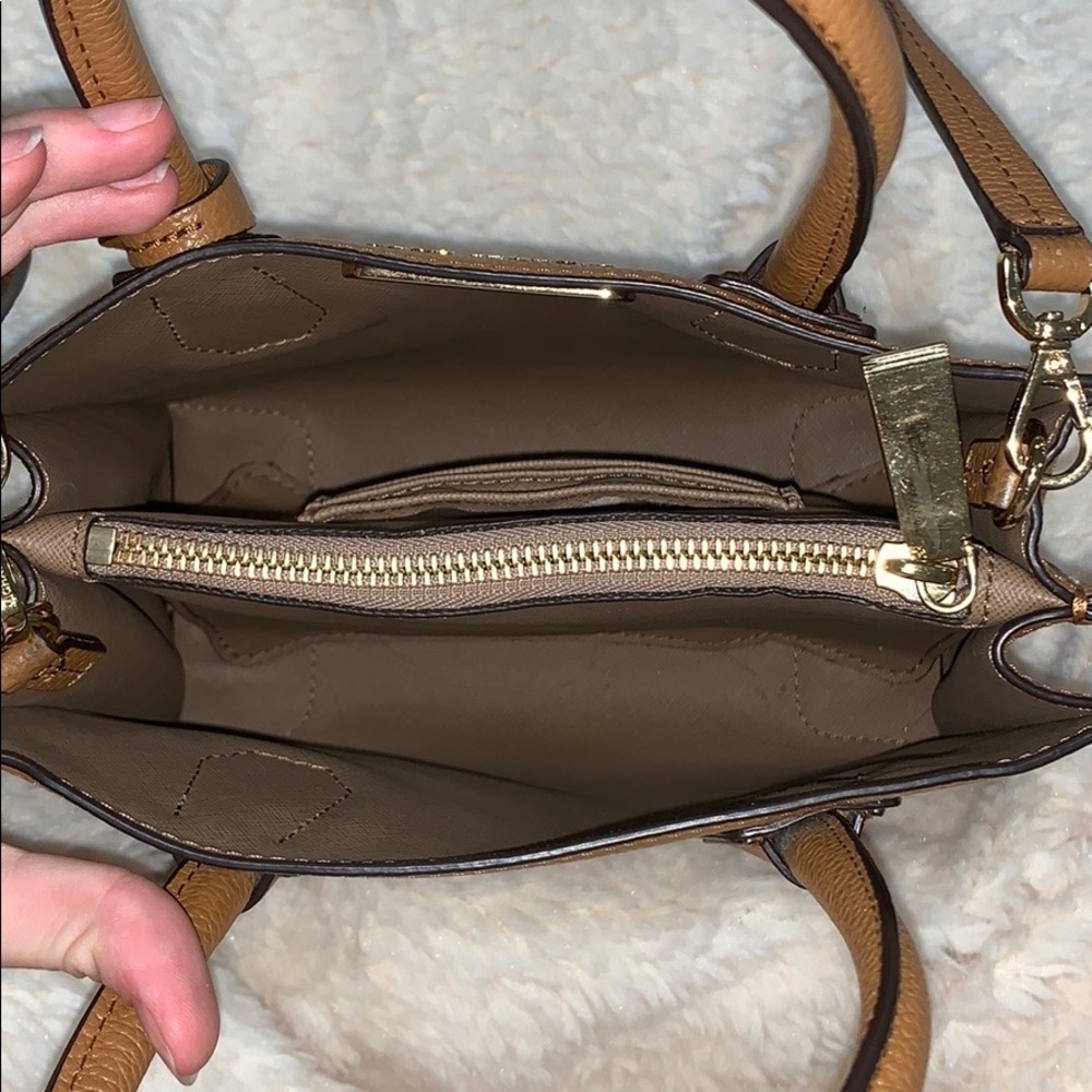 Michael Kors Mercer Tote AND Wallet - Picture 3 of 8